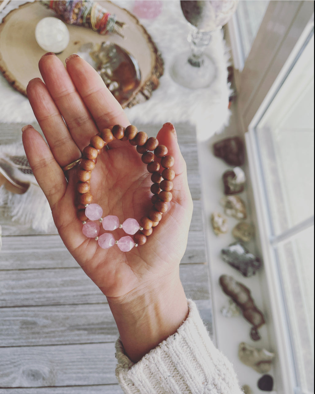 Rose Quartz and Sandalwood diffuser bracelet / Yoga bracelet  / Unisex diffuser bracelet / Pink bracelet // Crystal stretch bracelet